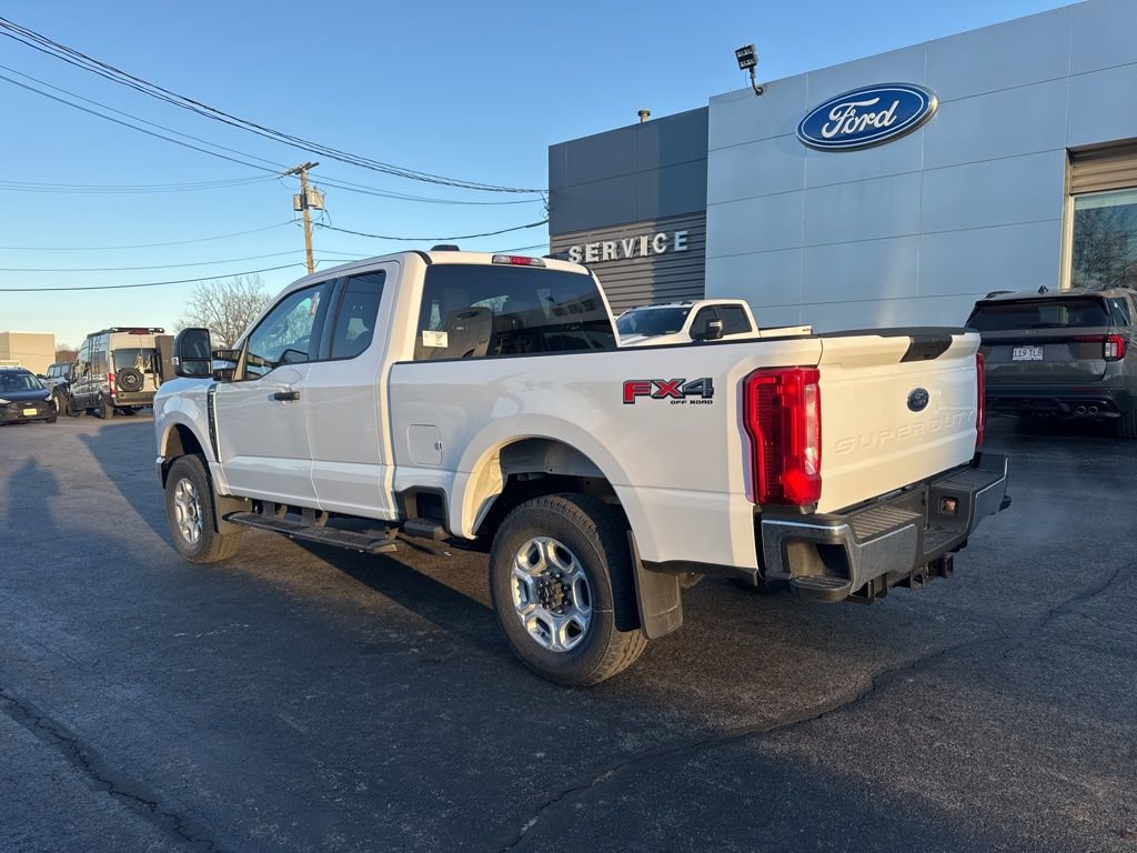 New 2026 Ford F250 XLT w/ FX4 Off-Road Package image 8