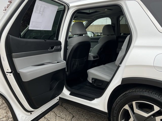Used 2024 Hyundai Palisade SEL image 32