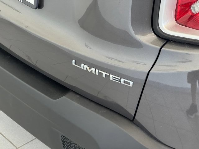 Used 2016 Jeep Renegade Limited AWD/4WD image 45