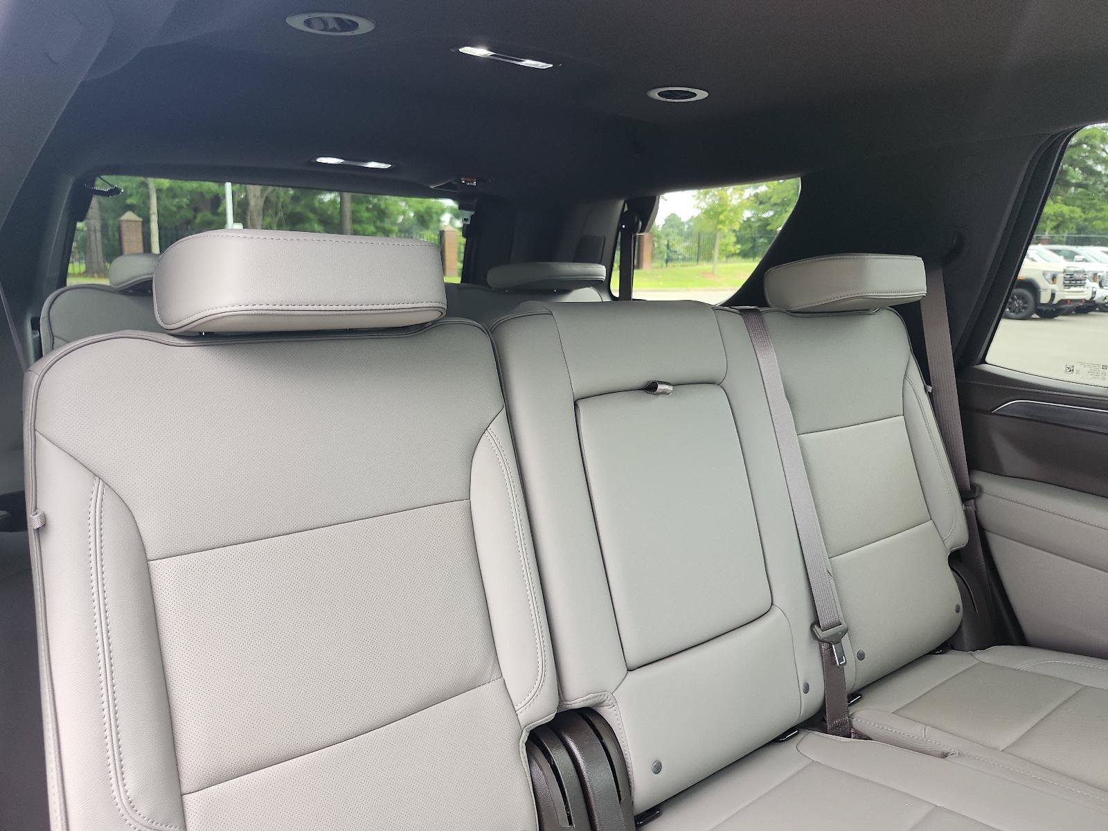 Certified 2024 GMC Yukon SLT w/ SLT Luxury Package AWD/4WD image 9