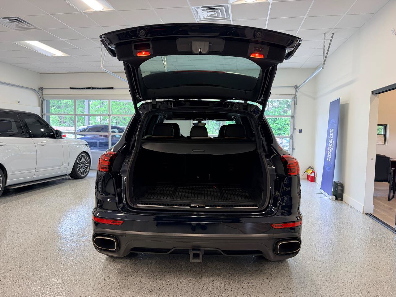 Used 2016 Porsche Cayenne AWD/4WD image 22