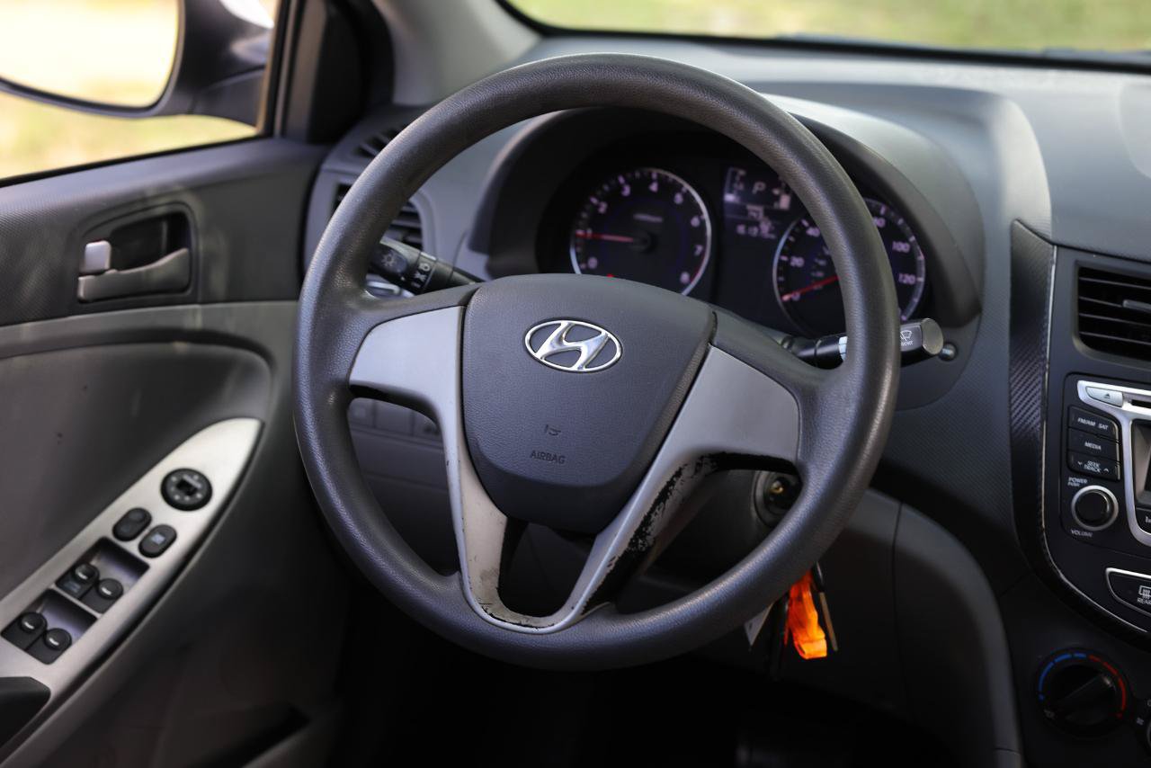 Used 2017 Hyundai Accent SE FWD image 27