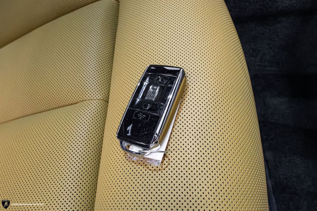 Used 2025 Rolls-Royce Cullinan w/ Dynamic Package image 37