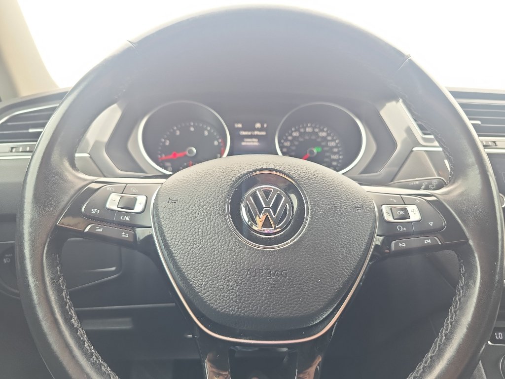 Used 2018 Volkswagen Tiguan SE FWD image 17