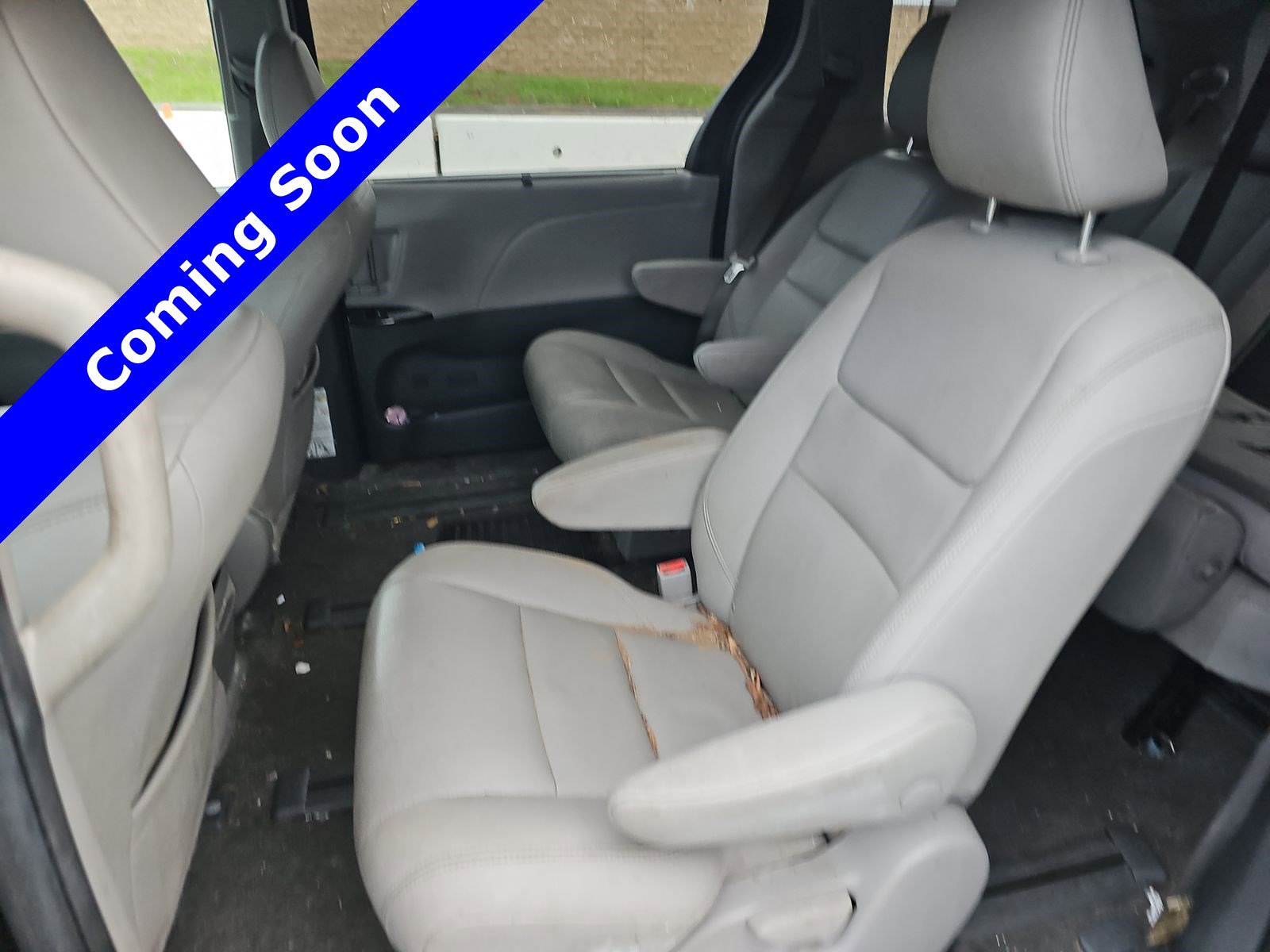 Used 2020 Toyota Sienna XLE w/ XLE Navigation Package image 8