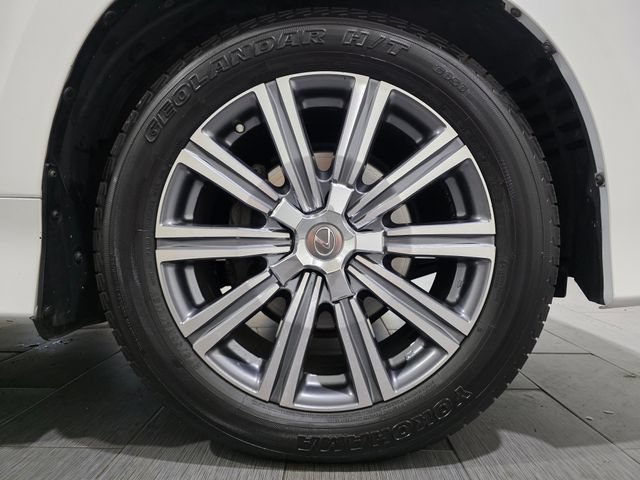 Used 2016 Lexus LX 570 4WD w/ Luxury Package image 25
