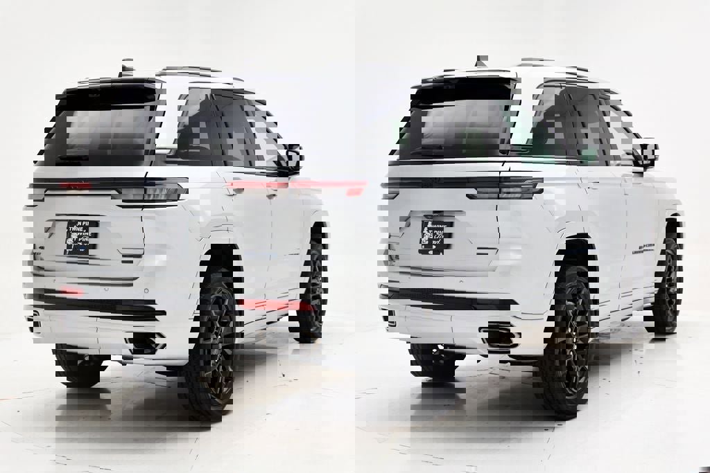 Used 2023 Jeep Grand Cherokee 30th Anniversary image 9