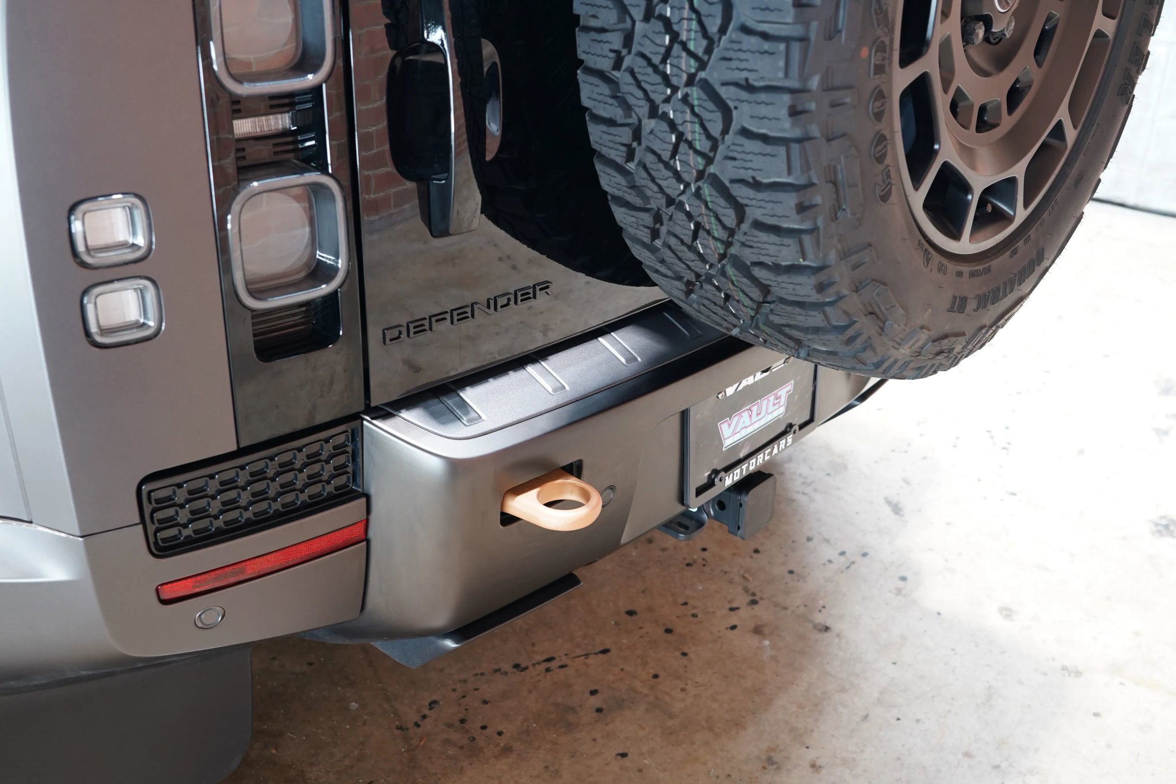 Used 2025 Land Rover Defender 110 image 27