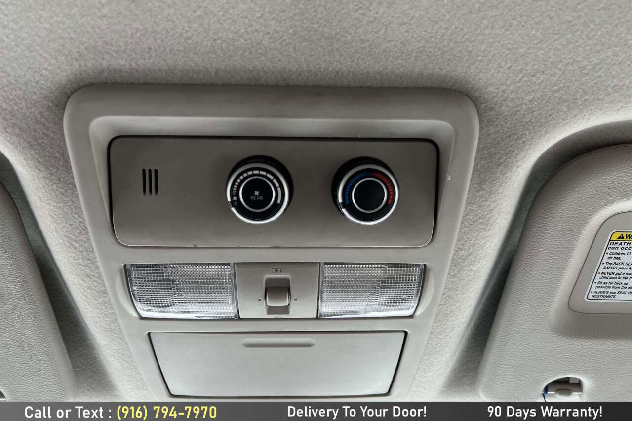 Used 2013 Nissan NV 3500 SL w/ Technology Pkg image 22