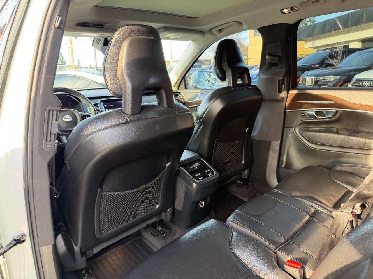 Used 2018 Volvo XC90 T6 Momentum w/ Convenience Package AWD/4WD image 29