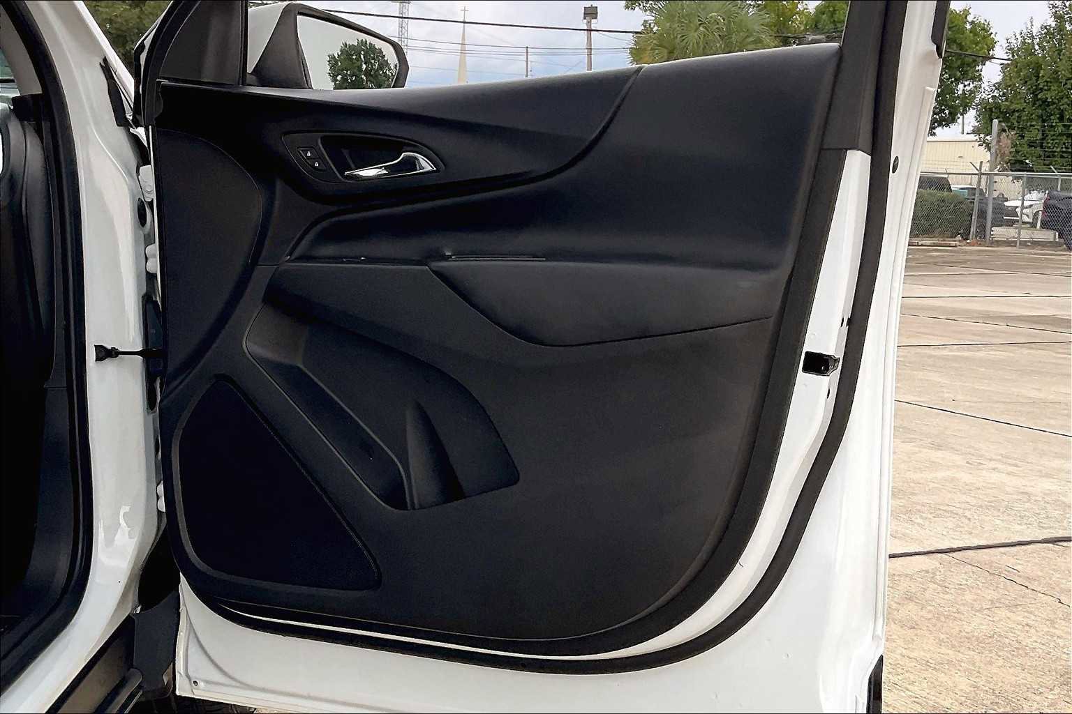 Used 2024 Chevrolet Equinox LT image 39