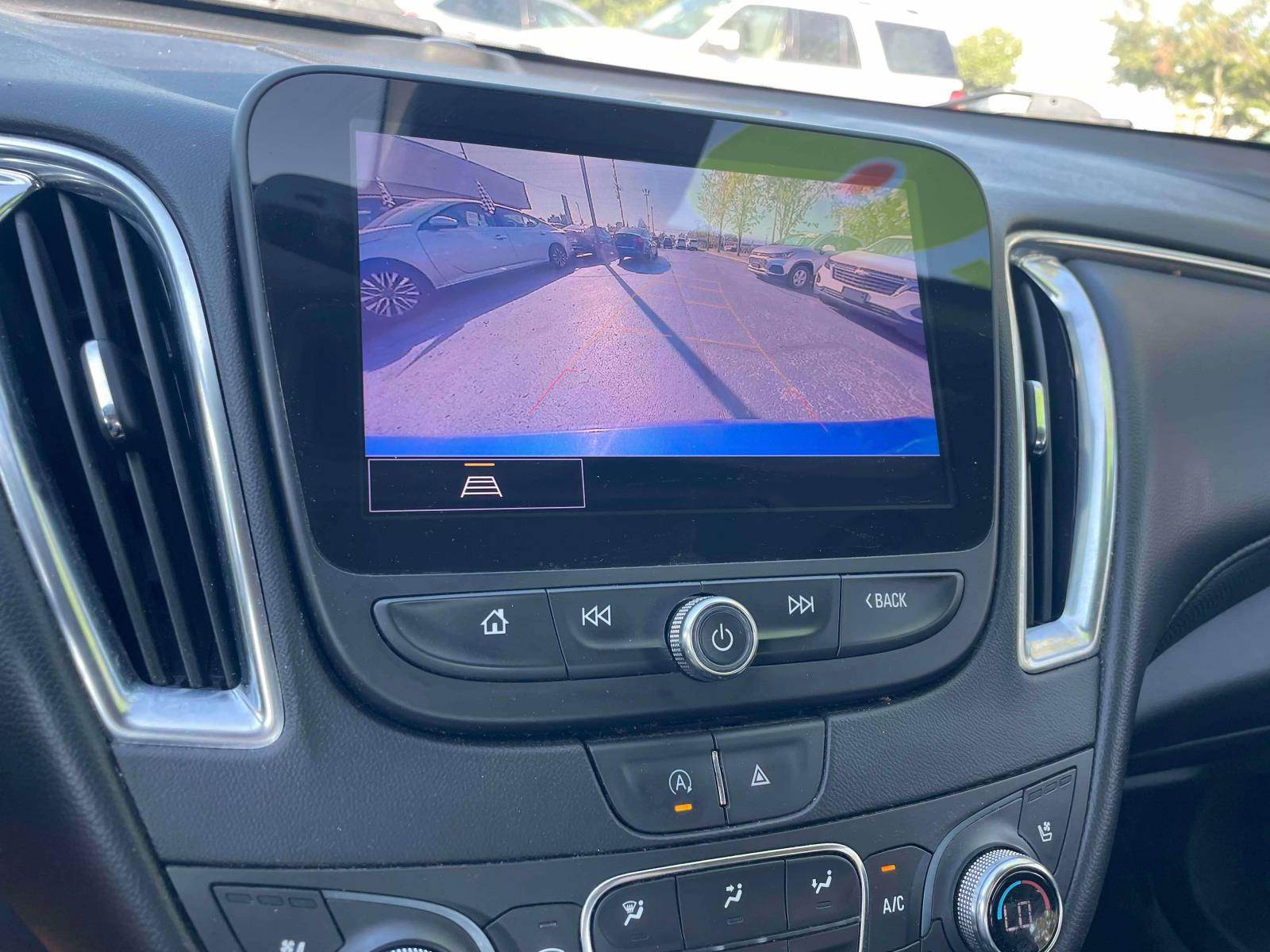 Used 2023 Chevrolet Malibu LT FWD image 19