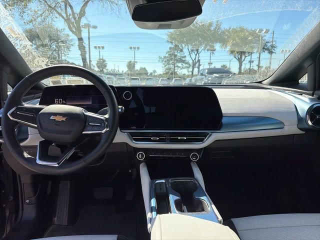 Certified 2025 Chevrolet Equinox EV LT image 11