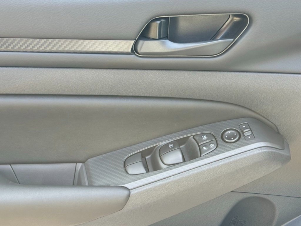 Certified 2025 Nissan Altima 2.5 S image 16
