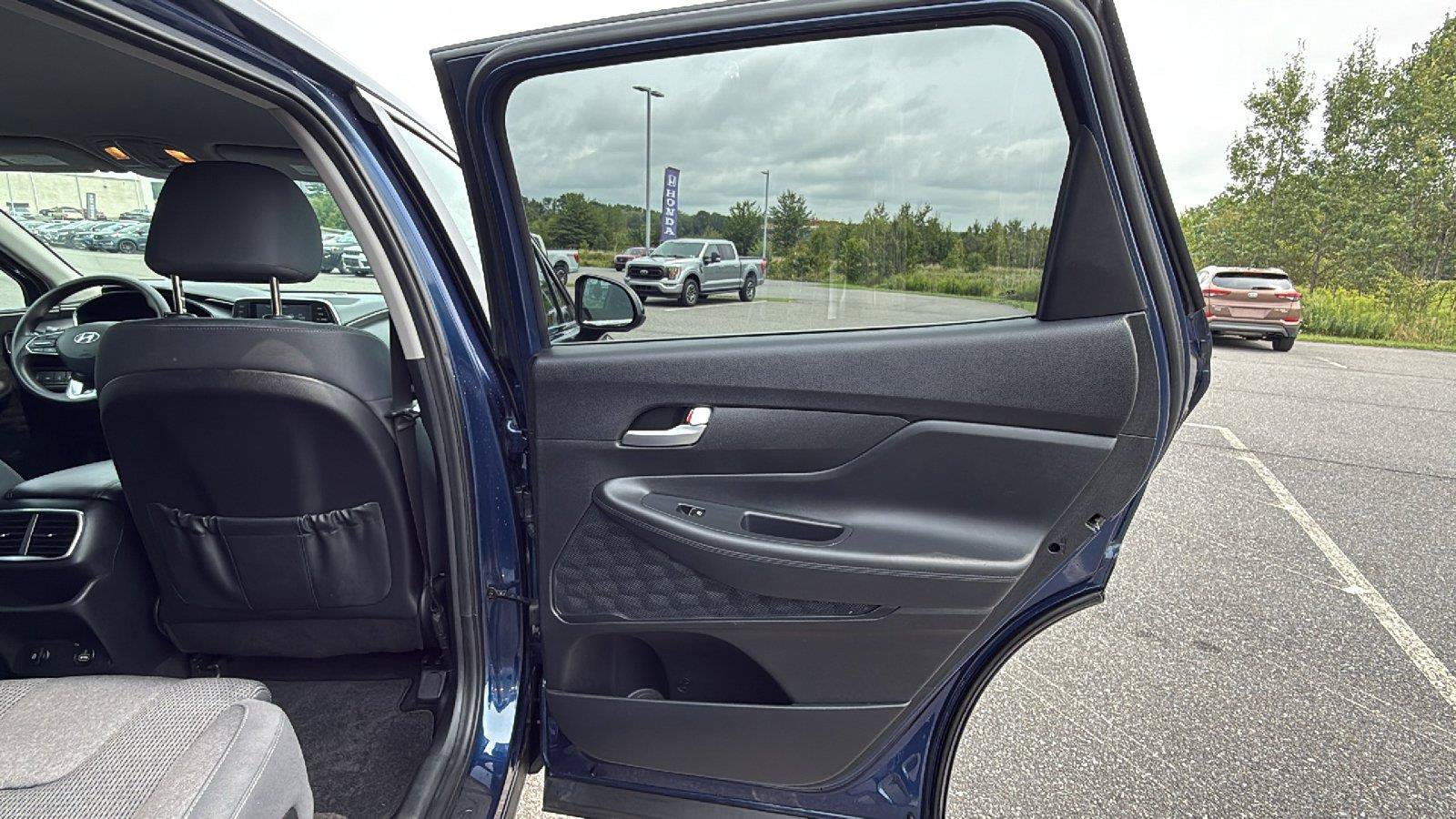 Used 2020 Hyundai Santa Fe SE AWD/4WD image 18