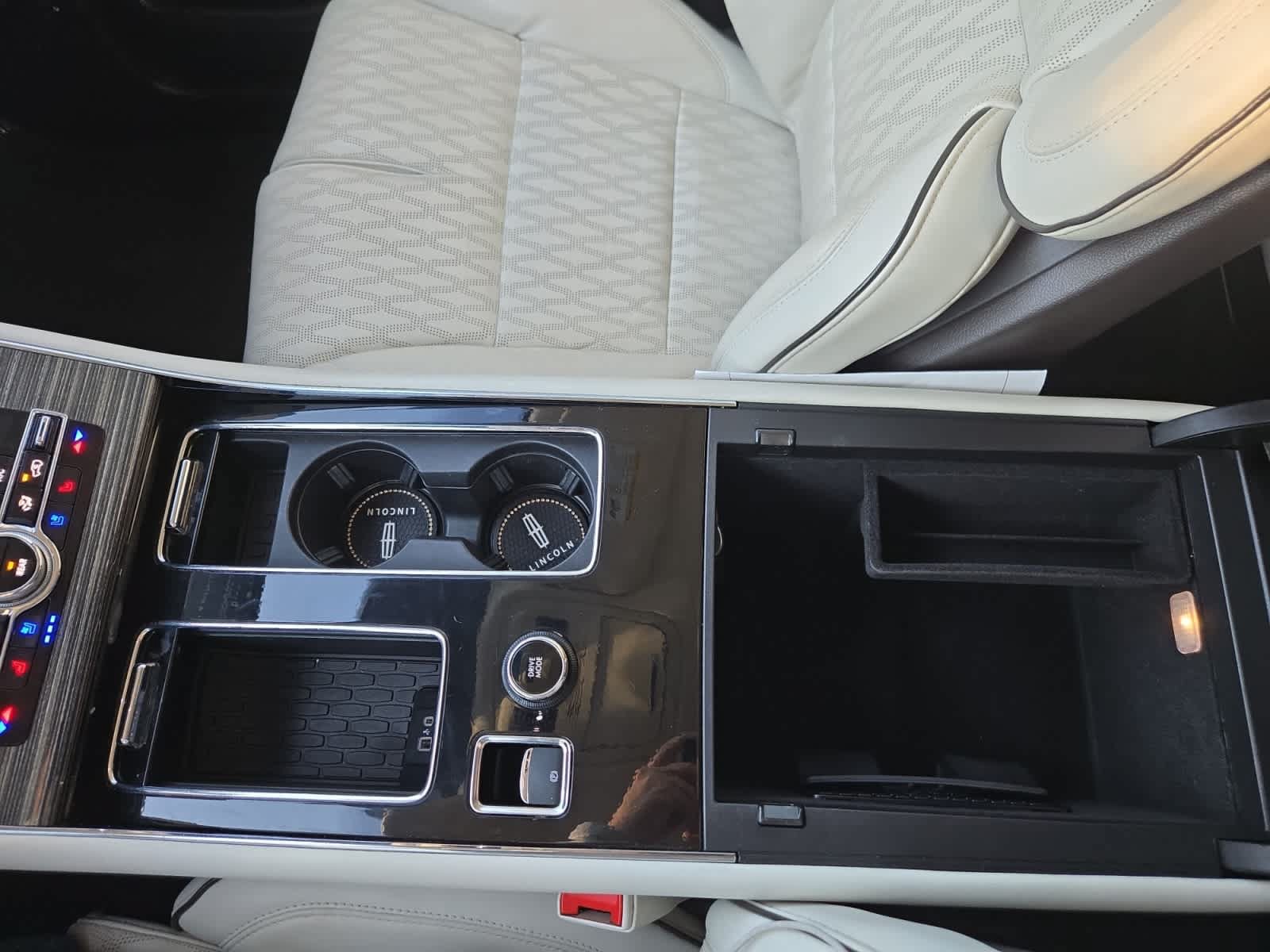 Used 2023 Lincoln Aviator Black Label w/ Dynamic Handling Package AWD/4WD image 31