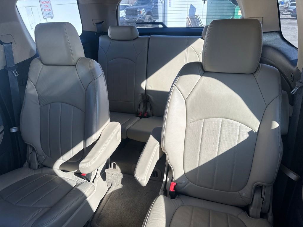 Used 2012 GMC Acadia Denali image 17