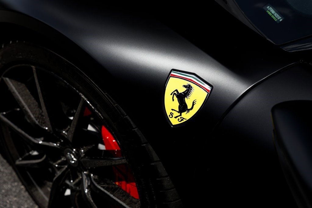 Used 2022 Ferrari SF90 Spider image 37