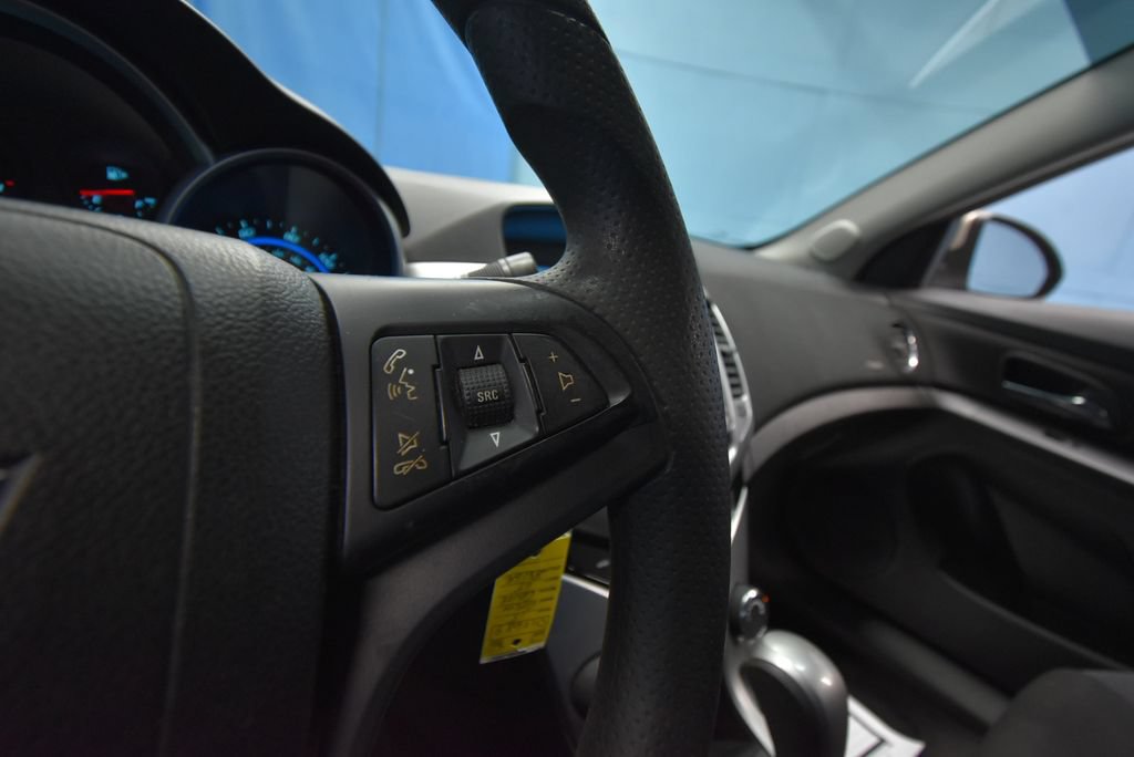 Used 2015 Chevrolet Cruze LT FWD image 11