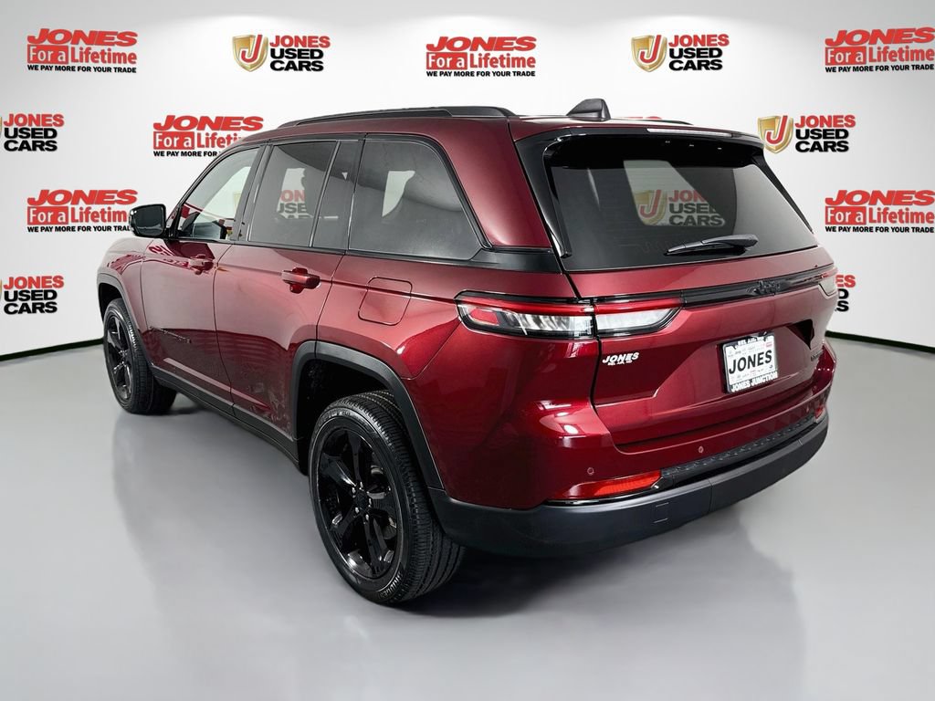 Used 2024 Jeep Grand Cherokee Limited w/ Black Appearance Package RWD image 2