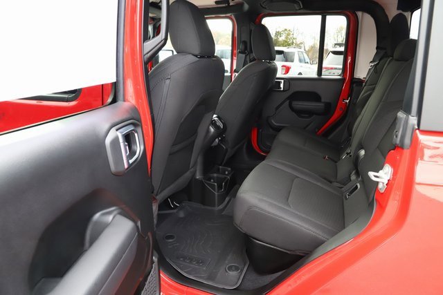 Used 2023 Jeep Gladiator Willys image 17