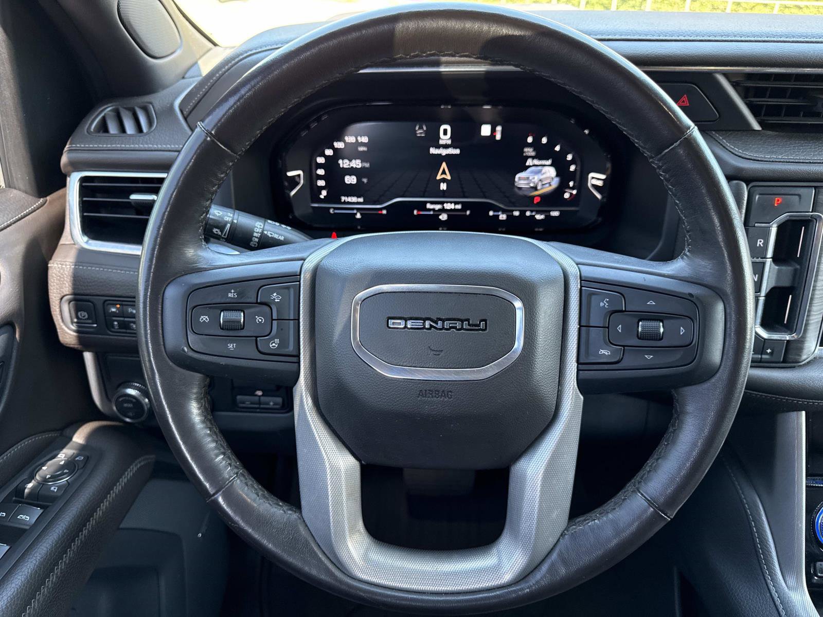 Used 2022 GMC Yukon XL Denali w/ Denali Ultimate Package image 14