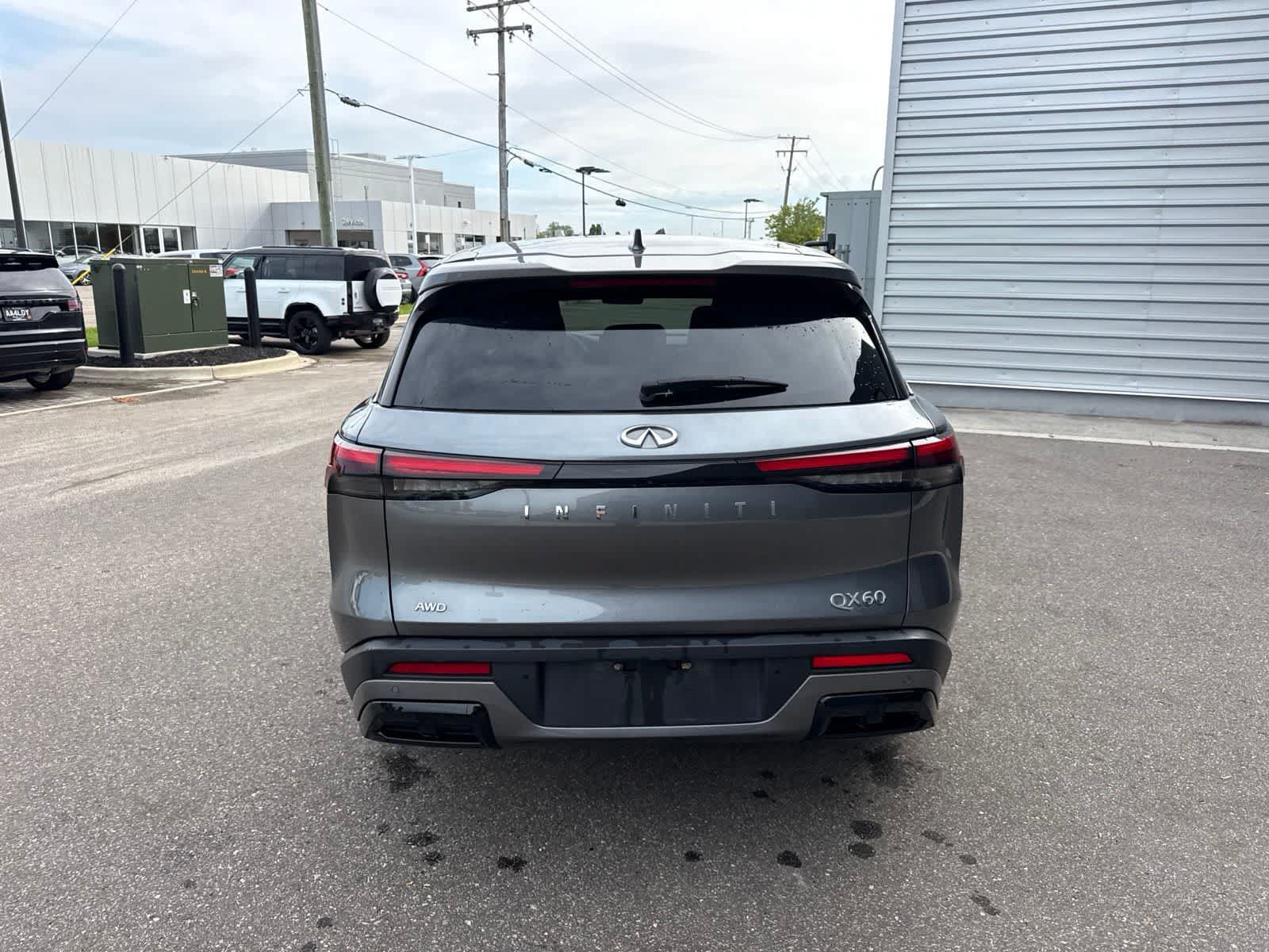 Used 2024 INFINITI QX60 Pure AWD/4WD image 4