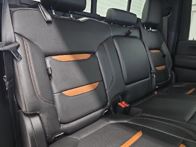 Used 2021 GMC Sierra 2500 AT4 w/ AT4 Premium Plus Package AWD/4WD image 32