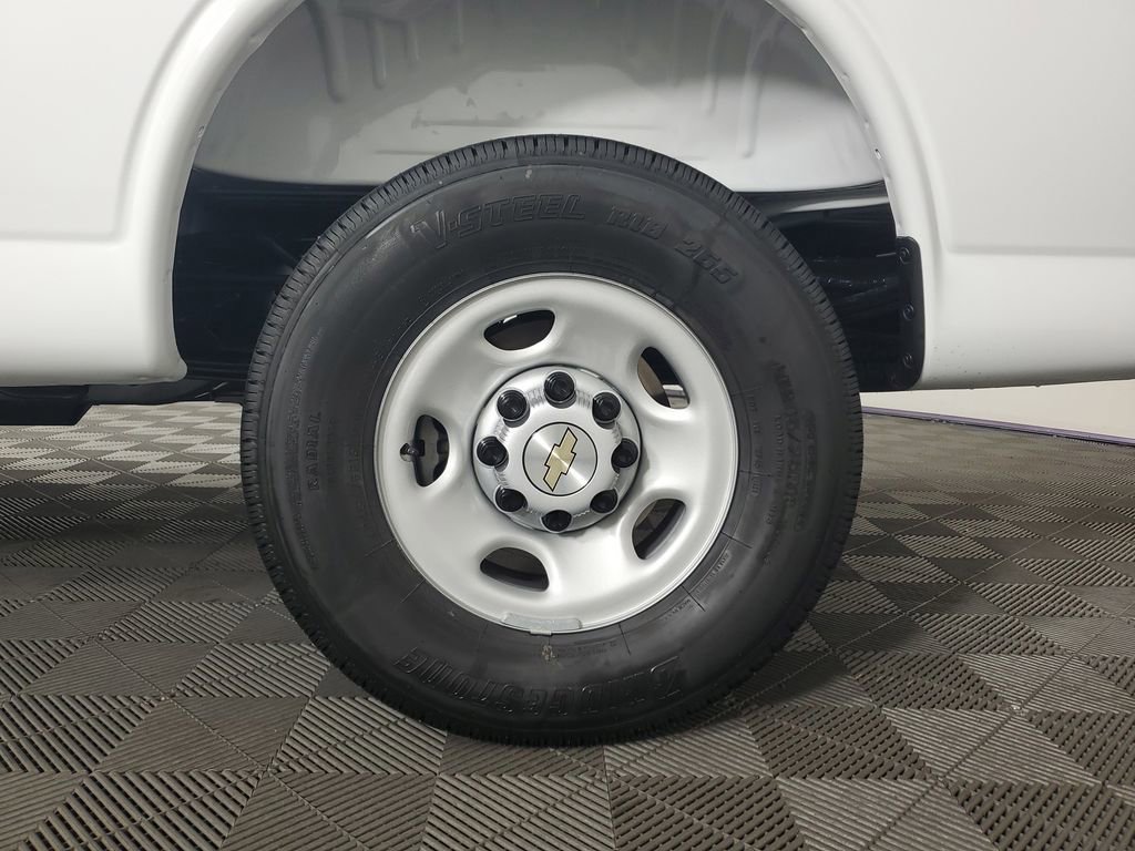 New 2026 Chevrolet Express 2500 w/ Driver Convenience Package RWD image 29
