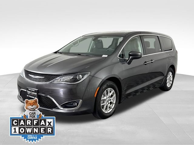 Used 2020 Chrysler Pacifica Touring w/ Cold Weather Group FWD image 3