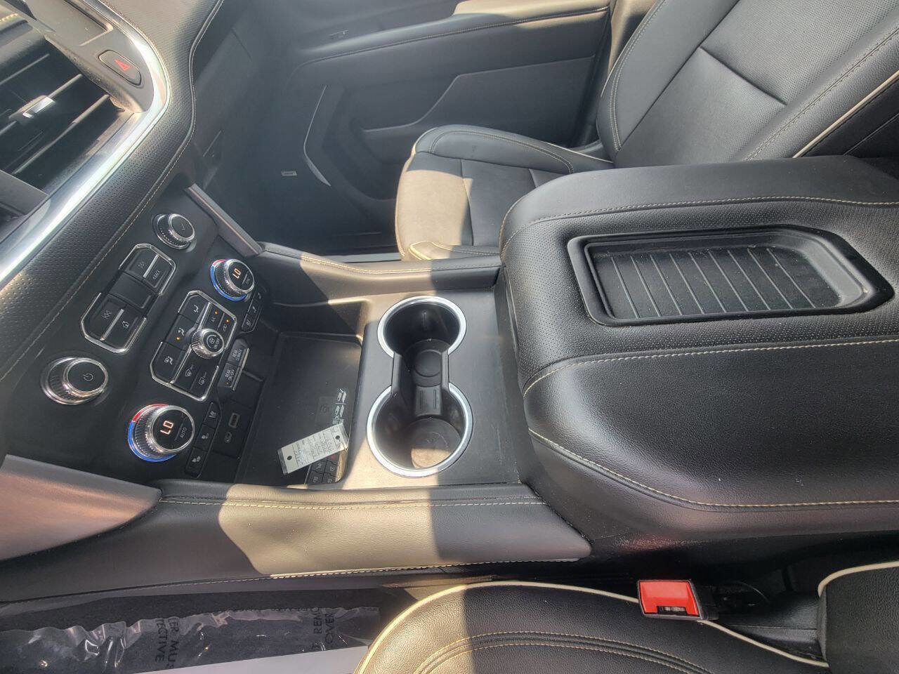 Used 2022 GMC Yukon XL SLT image 13