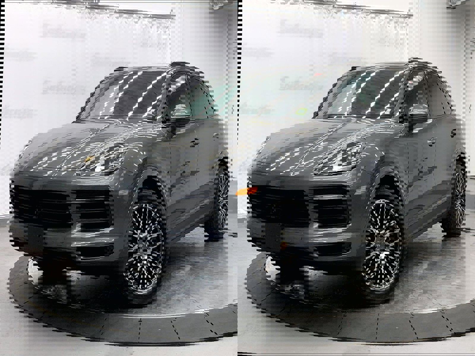 Used 2023 Porsche Cayenne image 1