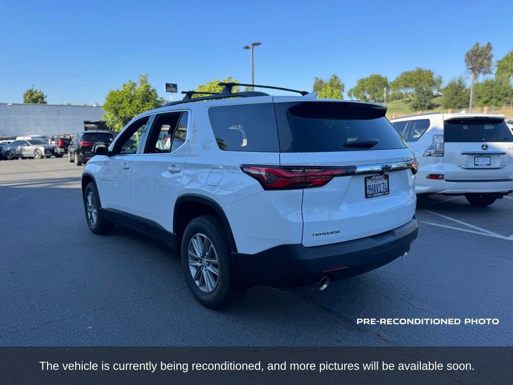 Used 2023 Chevrolet Traverse LT FWD image 3