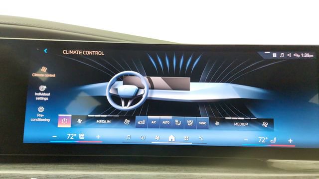 Used 2025 BMW i7 xDrive60 image 47