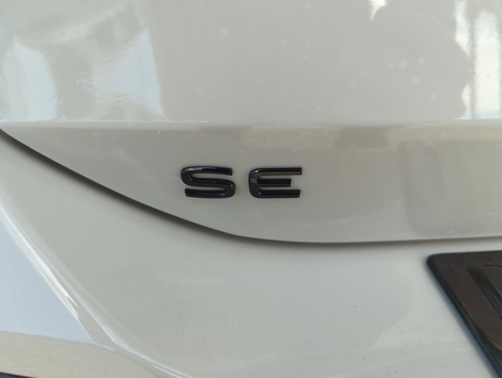 New 2026 Volkswagen Tiguan SE R-Line image 19