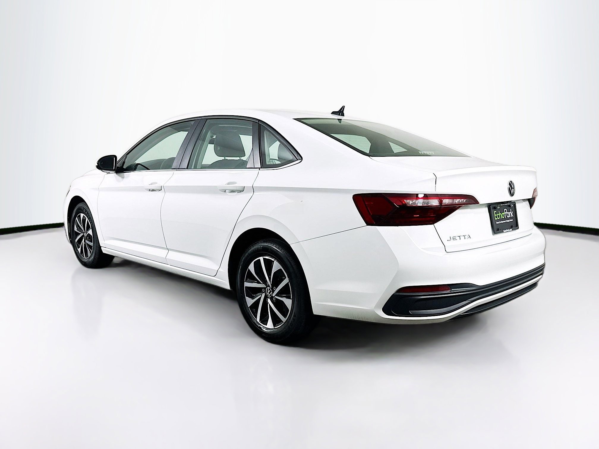 Used 2024 Volkswagen Jetta S image 5