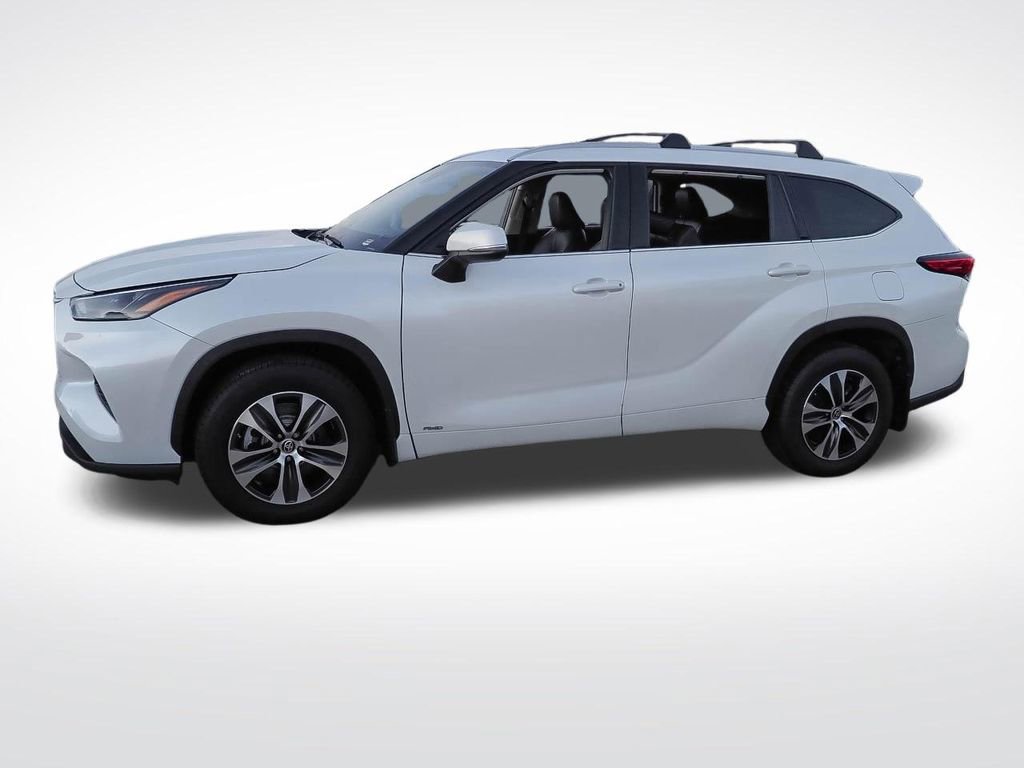 Used 2022 Toyota Highlander XLE image 4