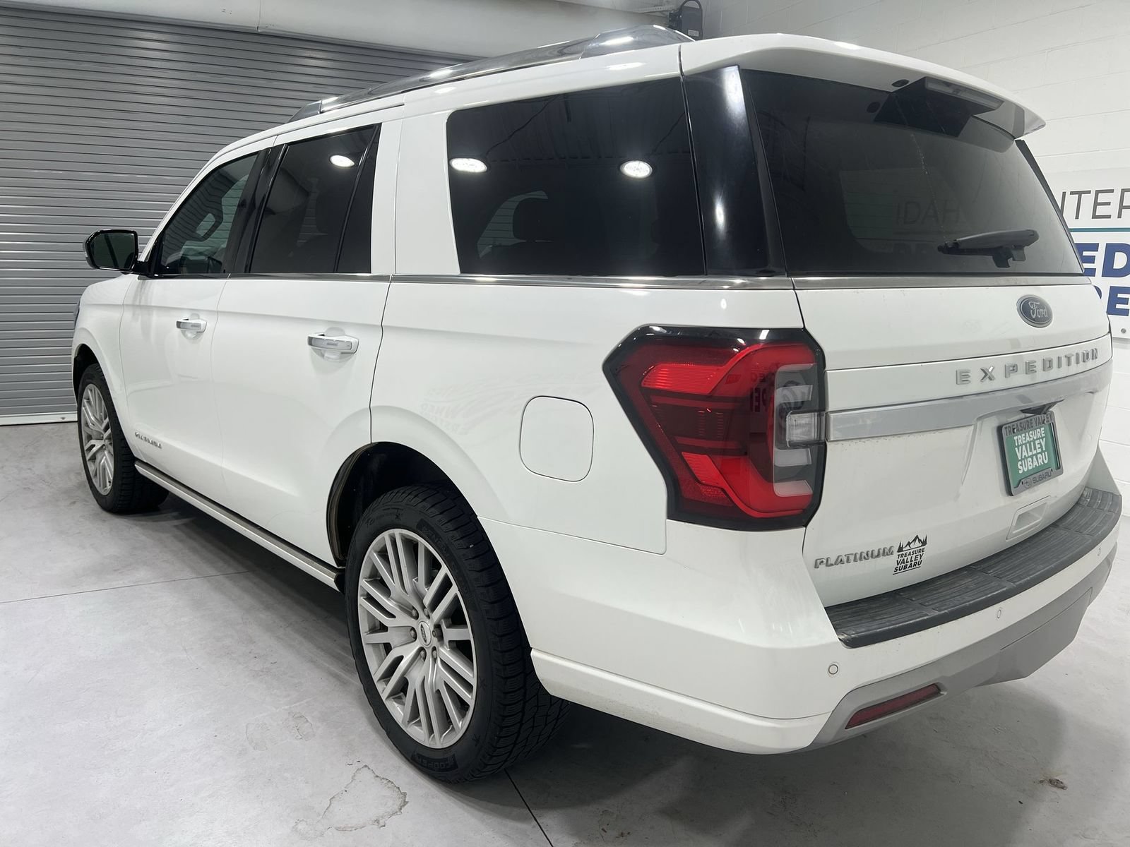 Used 2023 Ford Expedition Platinum AWD/4WD image 6
