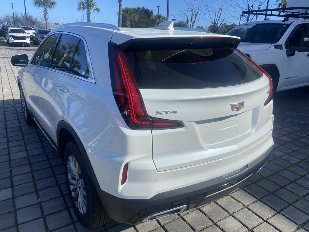 Certified 2025 Cadillac XT4 Premium Luxury image 6