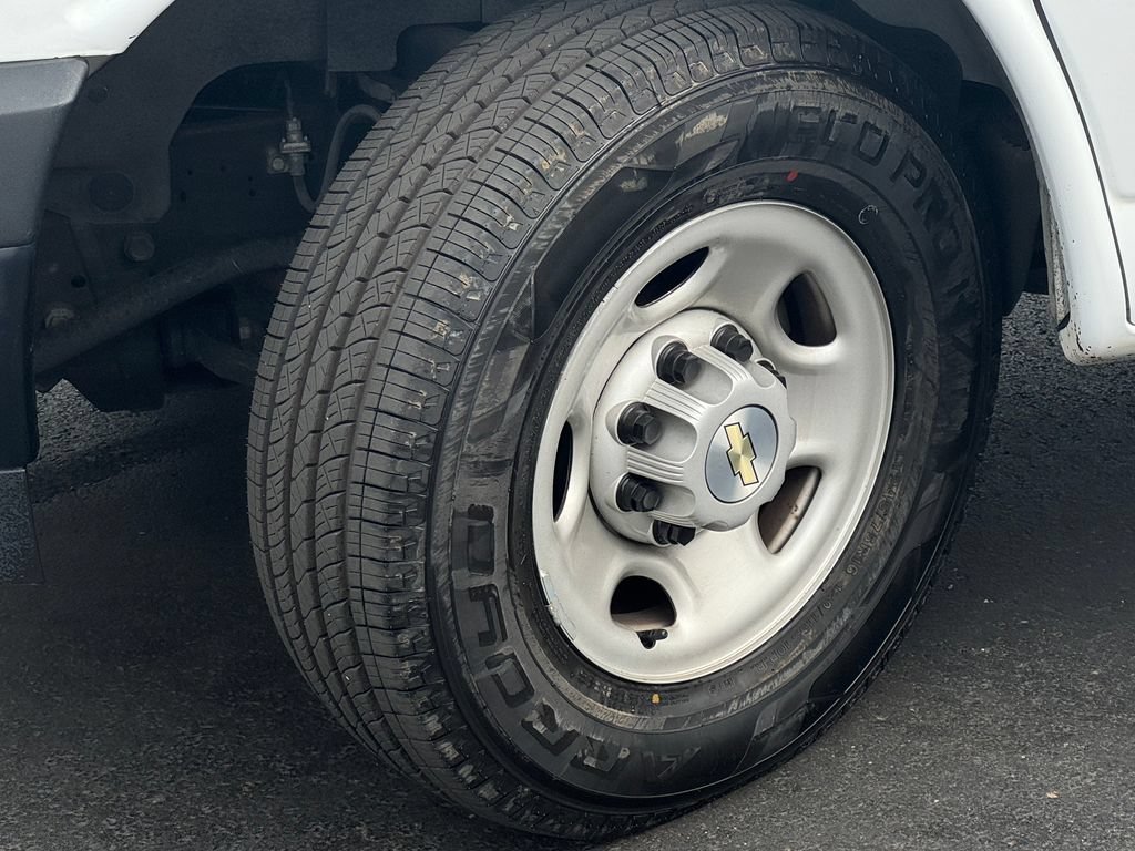 Used 2023 Chevrolet Express 2500 Extended w/ Driver Convenience Package RWD image 9