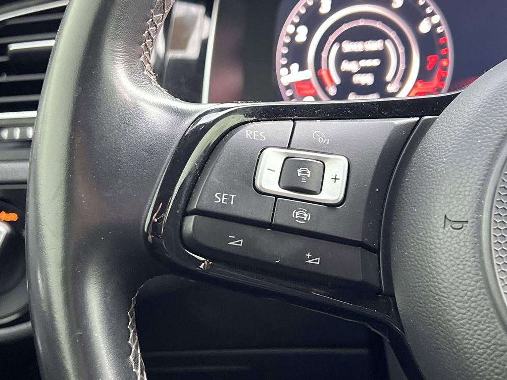 Used 2019 Volkswagen Golf R 4-Door image 22