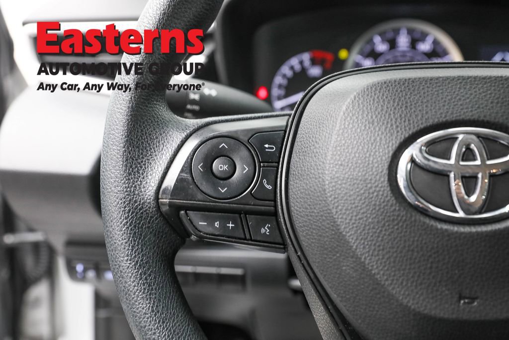 Used 2022 Toyota Corolla LE FWD image 15
