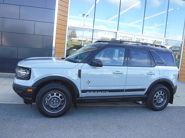 Used 2024 Ford Bronco Sport Outer Banks image 2