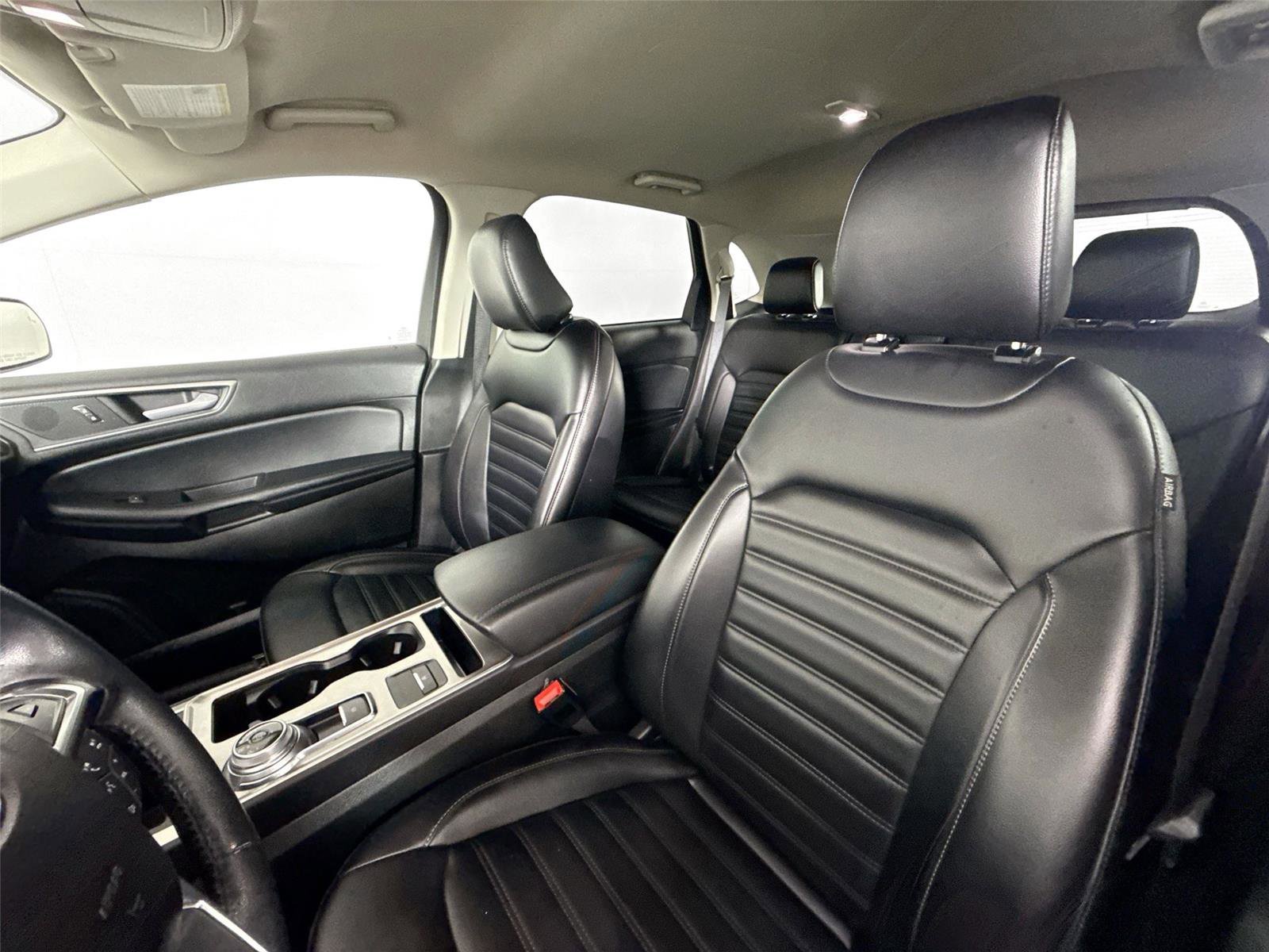 Used 2023 Ford Edge SEL image 3