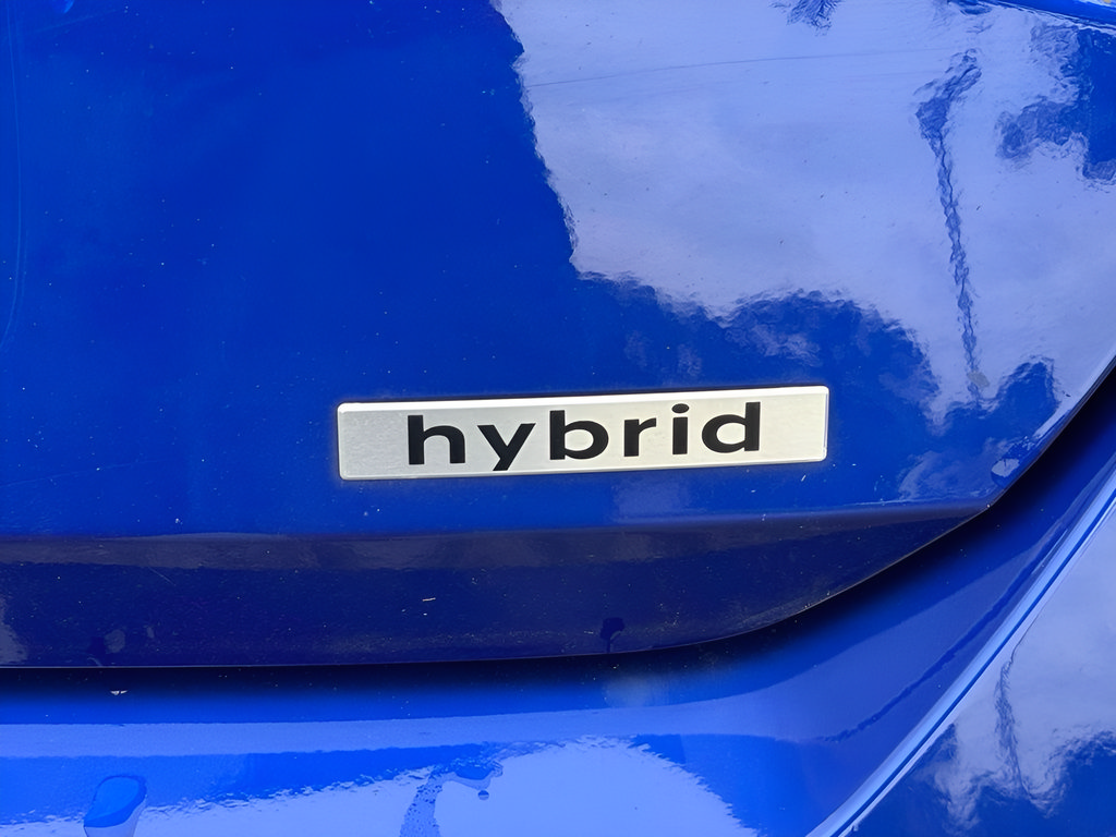 Certified 2024 Hyundai Elantra Limited FWD image 31