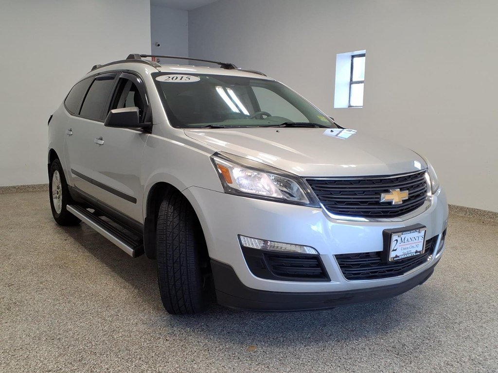 Used 2015 Chevrolet Traverse AWD LS image 3
