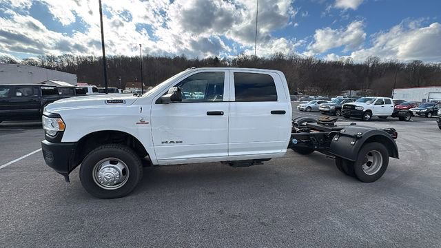 Used 2022 RAM 3500 Tradesman image 2