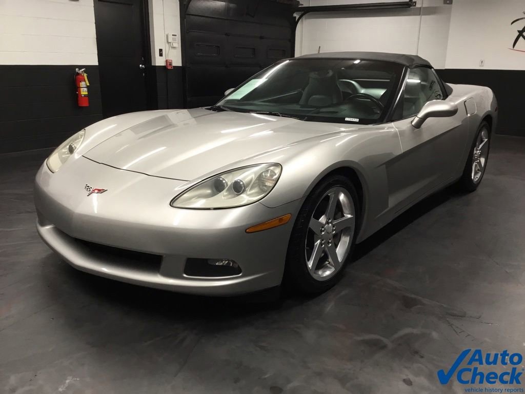 Used 2005 Chevrolet Corvette Convertible w/ Preferred Equipment Group image 16