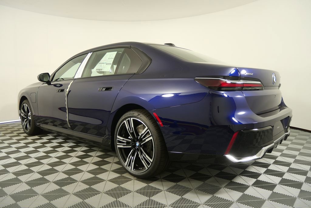Used 2026 BMW 750e xDrive w/ Executive Package image 5