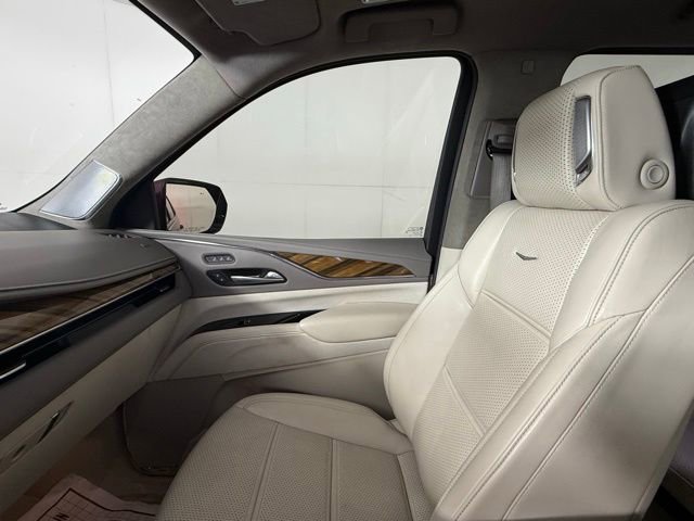 Used 2024 Cadillac Escalade Sport Platinum AWD/4WD image 24